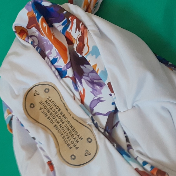 * COEUR DE VAGUE ONE PIECE FLORAL SWIMSUIT, SIZE XL - Picture 7 of 10